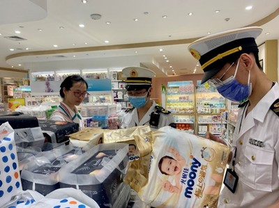 渝中區(qū)嚴(yán)查兒童衛(wèi)生用品市場(chǎng)，為祖國(guó)花朵筑牢健康防線